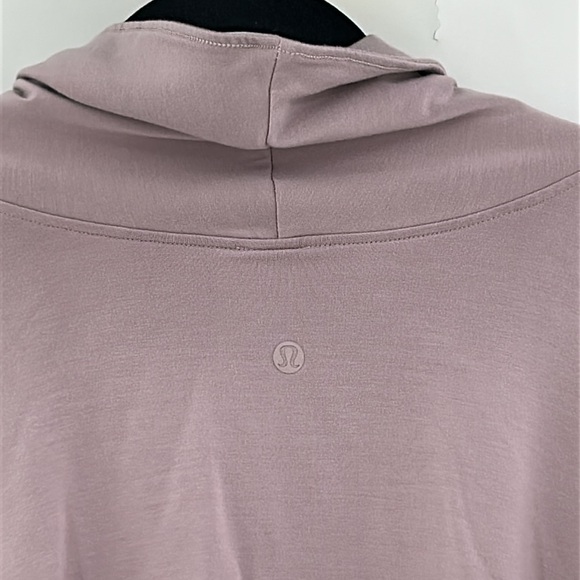 Lululemon Back In Action Wrap Smoky Blush - Picture 7 of 8